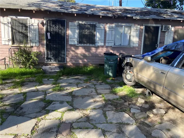 $450,000 | 12116 South Willowbrook Avenue, Compton, CA 90222