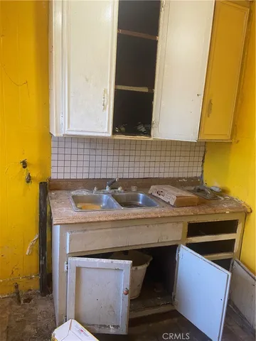 $450,000 | 12116 South Willowbrook Avenue, Compton, CA 90222