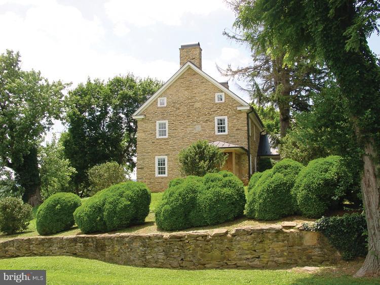 1040 Gap Run Road Paris, VA 20130 - Photo 9 of 40 Beautifully restored stone ext., mature boxwoods