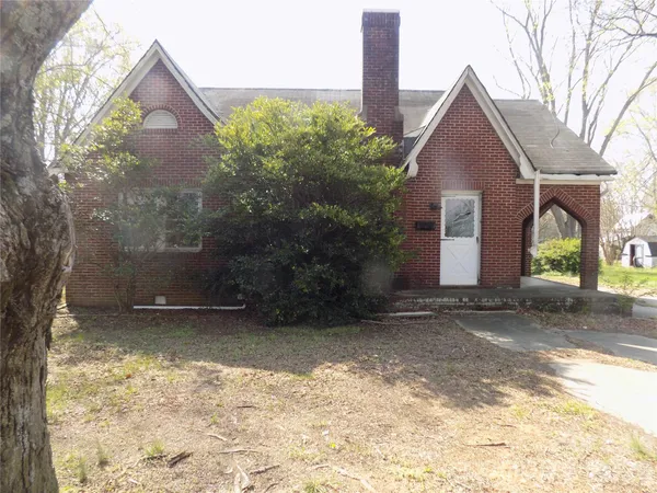 $141,000 | 303 West Church Street, Cherryville, NC 28021