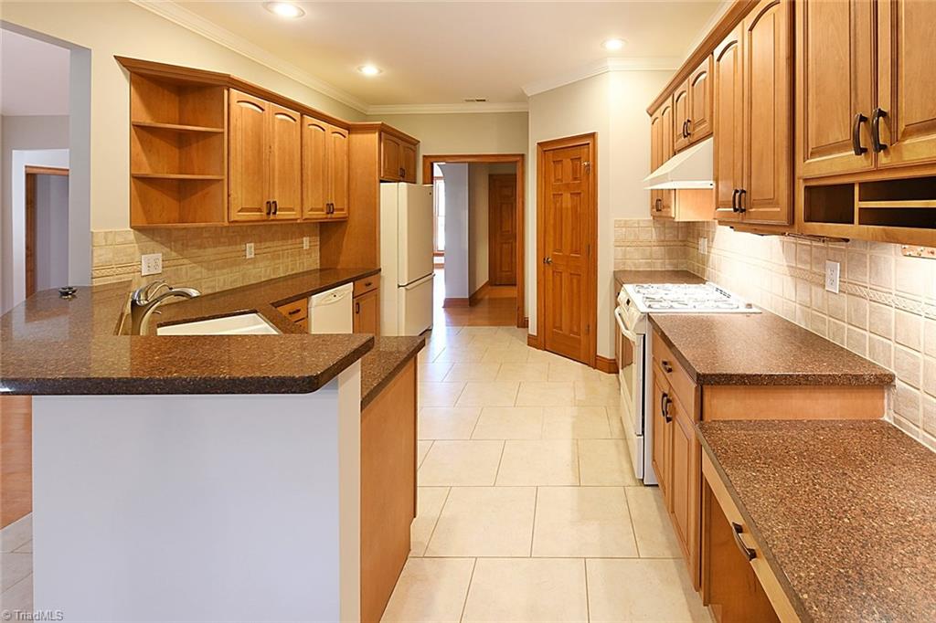 216 Sycamore Ridge Drive Bermuda Run, NC 27006 - Photo 7 of 22 Gallery Image 7