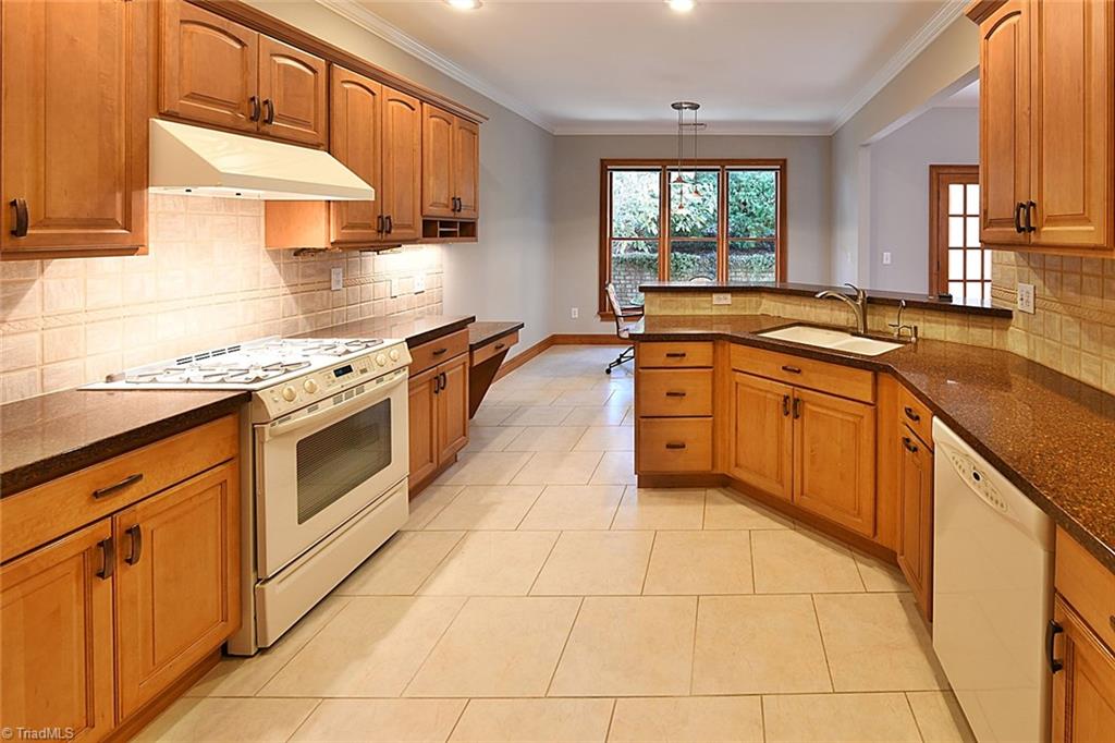216 Sycamore Ridge Drive Bermuda Run, NC 27006 - Photo 8 of 22 Gallery Image 8