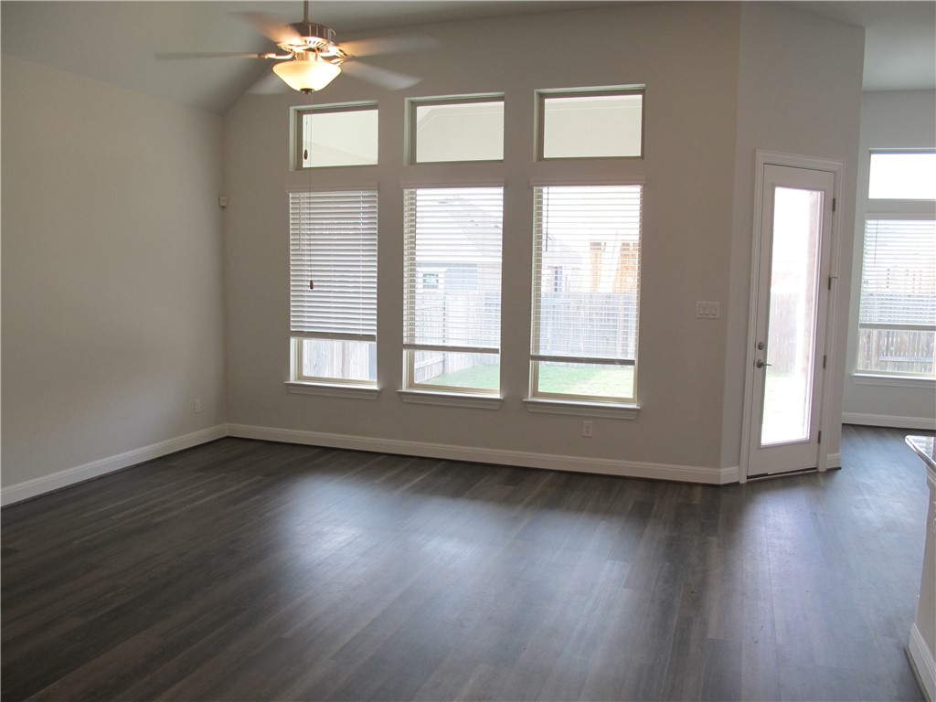 635 Spinnaker Loop Kyle, TX 78640 - Photo 10 of 37