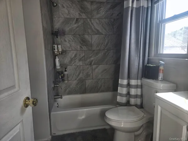 $2,400 | 21 Wyant Avenue, Ronkonkoma, NY 11779