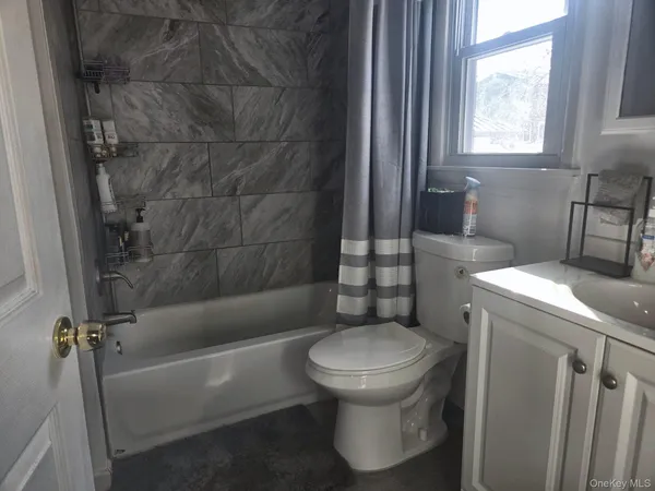 $2,400 | 21 Wyant Avenue, Ronkonkoma, NY 11779