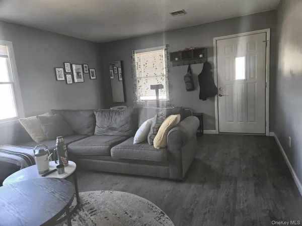$2,400 | 21 Wyant Avenue, Ronkonkoma, NY 11779