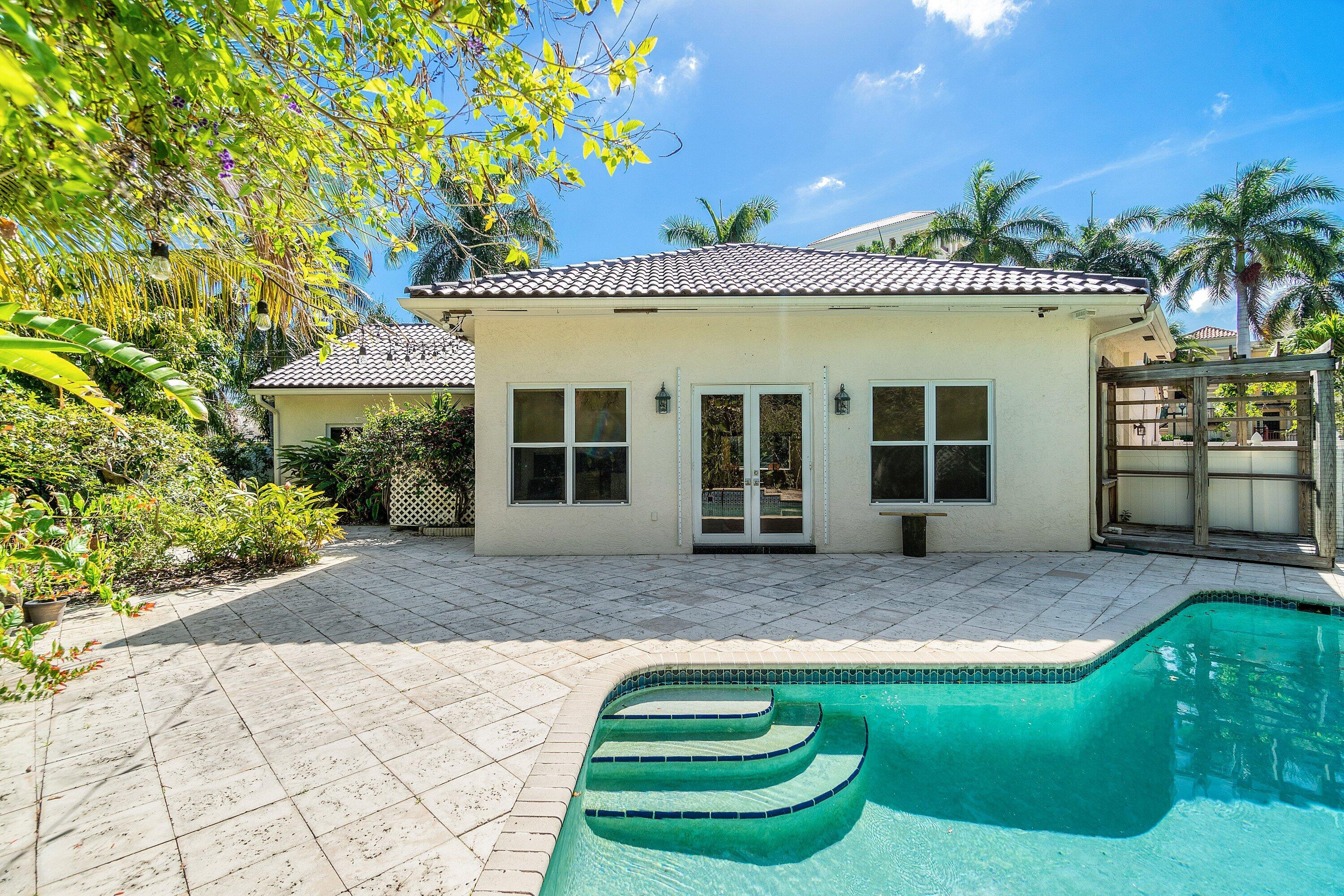 201 Northeast 4th Street Boca Raton, FL 33432 - Photo 9 of 33 031-201Northeast4thStreet-BocaRaton-FL-3