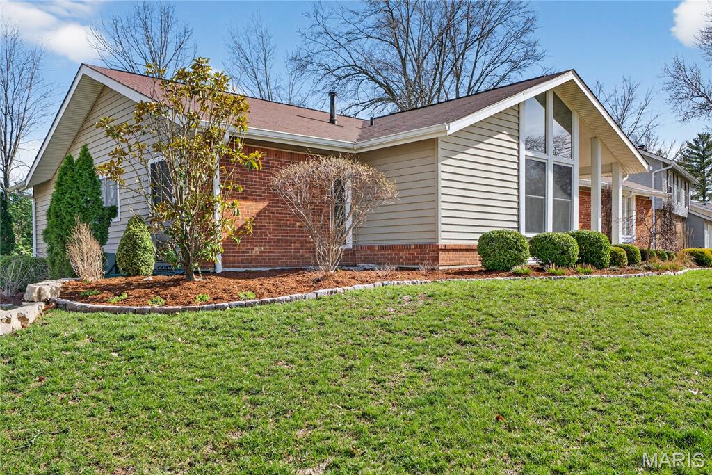 15424 Country Ridge Drive Chesterfield, MO 63017 - Photo 2 of 35