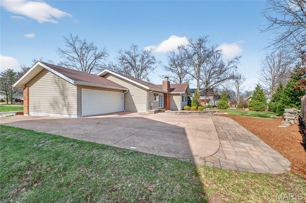 15424 Country Ridge Drive Chesterfield, MO 63017 - Photo 4 of 35