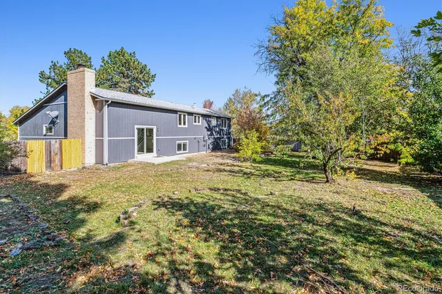 a house view with a outdoor space