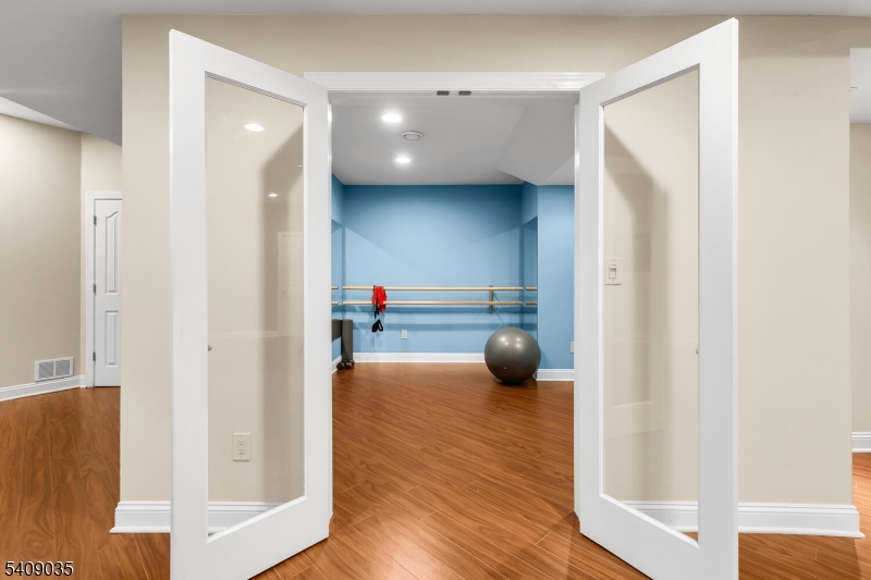 24 Chelsea Court Bernards, NJ 07920 - Photo 39 of 49