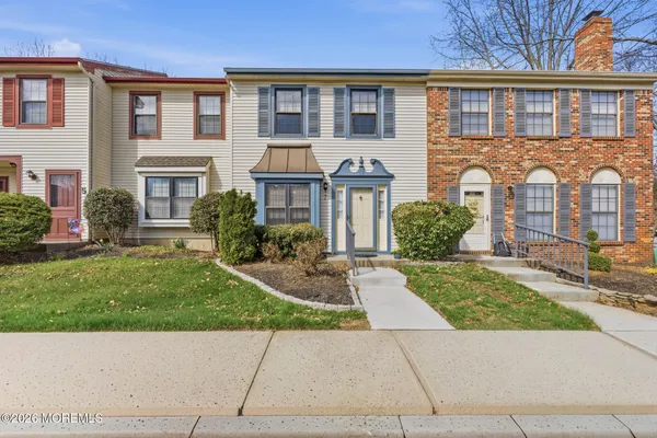 $397,500 | 12 Interlaken Court, Unit 7, Freehold, NJ 07728