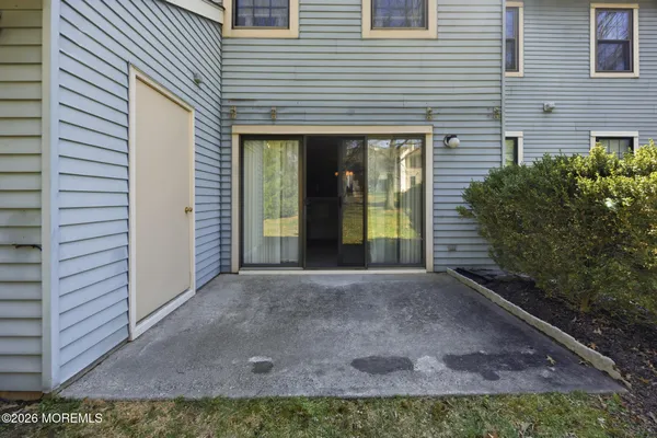 $397,500 | 12 Interlaken Court, Unit 7, Freehold, NJ 07728