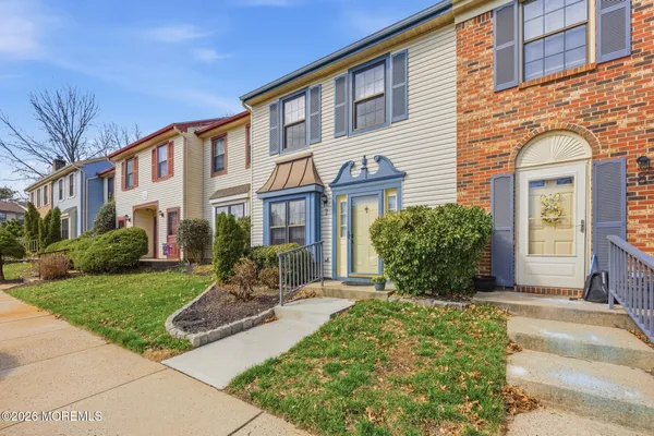 $397,500 | 12 Interlaken Court, Unit 7, Freehold, NJ 07728