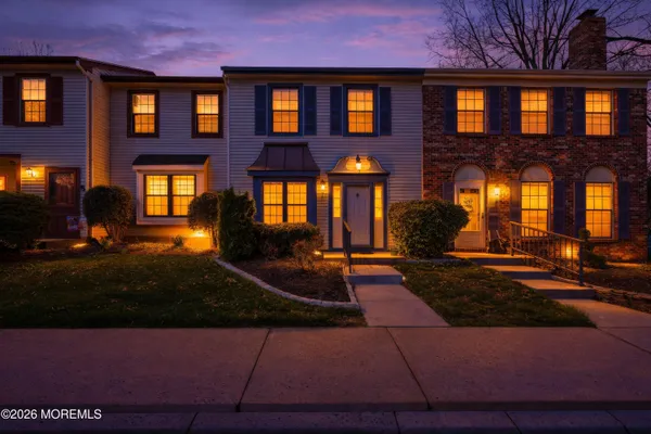 $397,500 | 12 Interlaken Court, Unit 7, Freehold, NJ 07728
