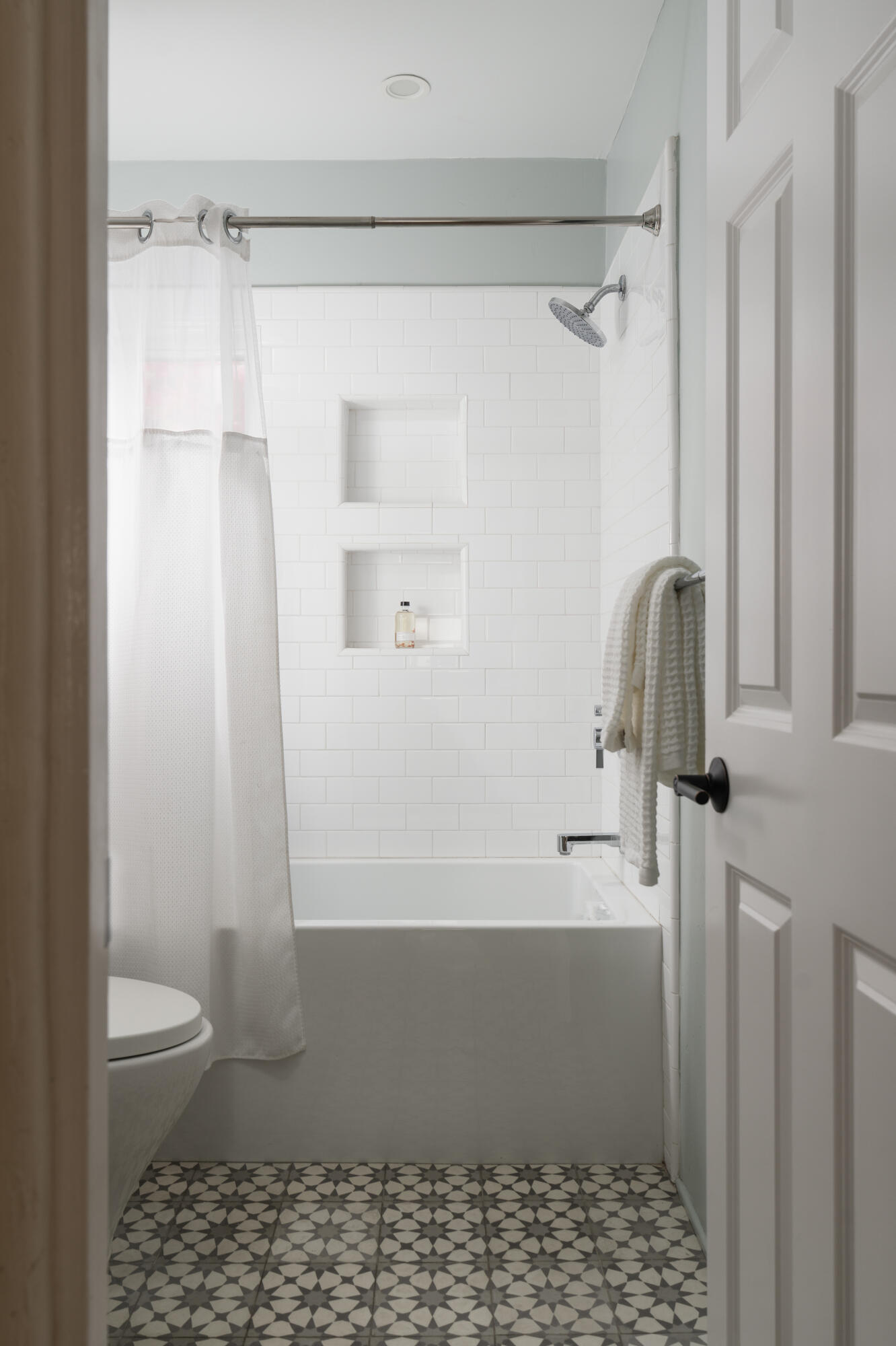 1740 Clearview Road Santa Barbara, CA 93101 - Photo 20 of 21 a bathroom with a shower and a toilet
