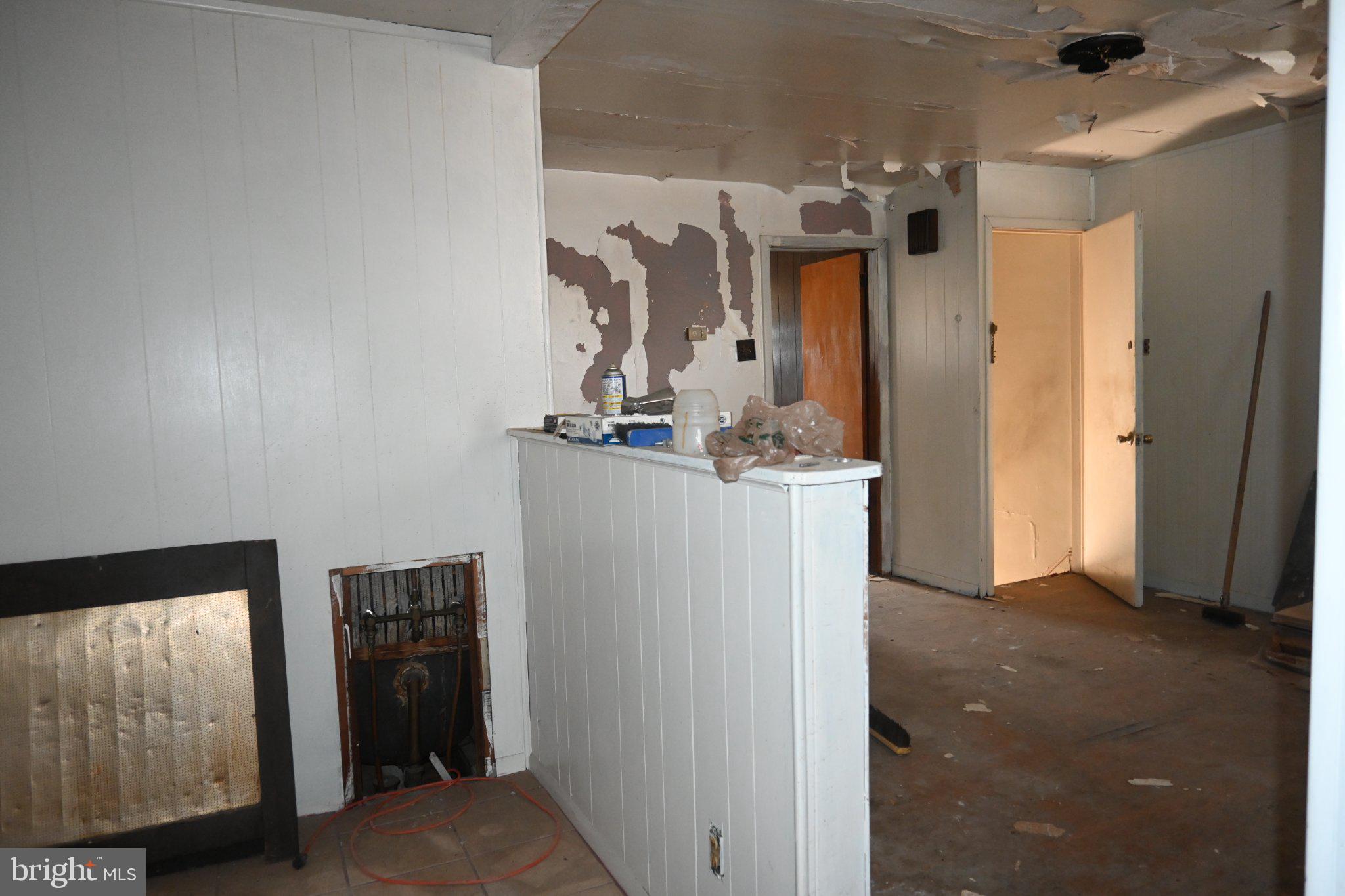433 North Gross Street Philadelphia, PA 19151 - Photo 21 of 30 Dining area overlooking living room.