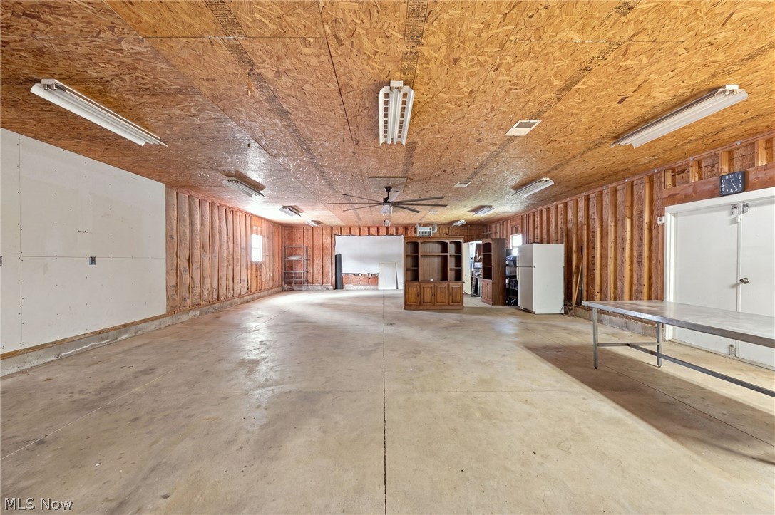 860 Meridian Street Akron, OH 44310 - Photo 14 of 28 Garage