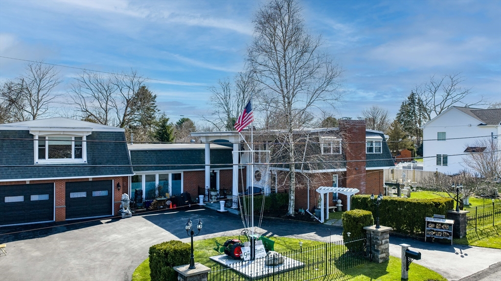 6 Middlefield Place Acushnet, MA 02743 - Photo 2 of 42