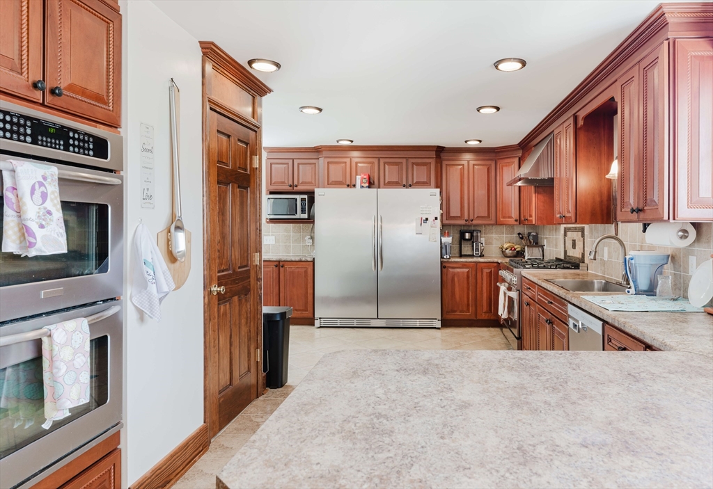 6 Middlefield Place Acushnet, MA 02743 - Photo 22 of 42