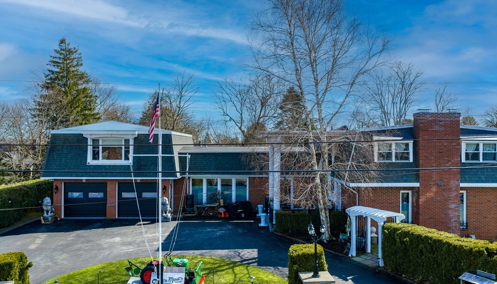 6 Middlefield Place Acushnet, MA 02743 - Photo 3 of 42