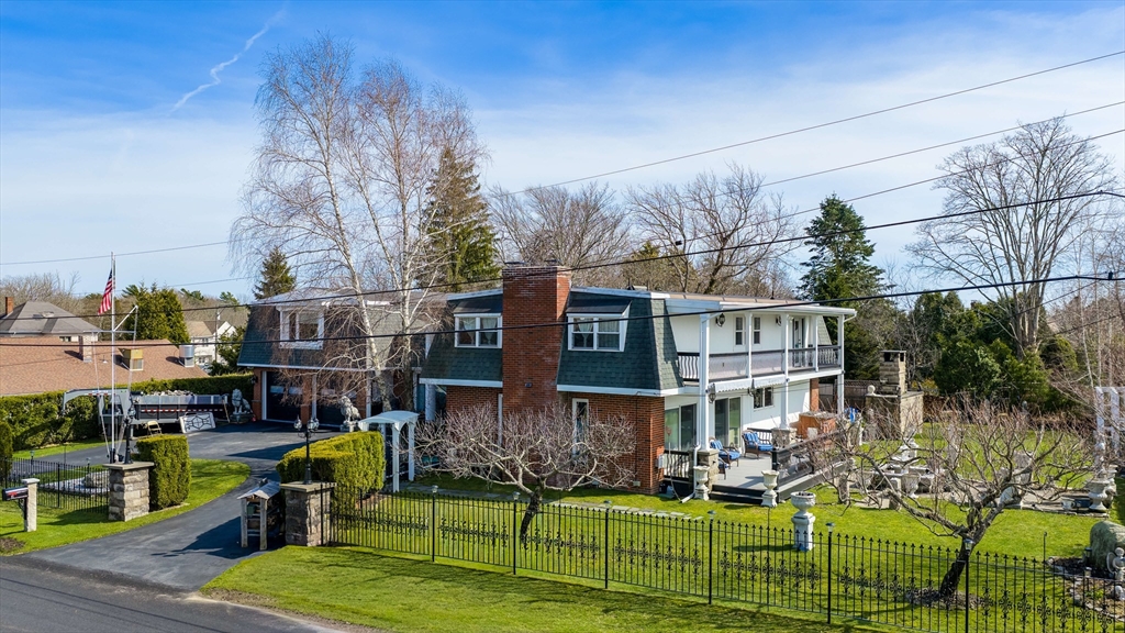 6 Middlefield Place Acushnet, MA 02743 - Photo 4 of 42