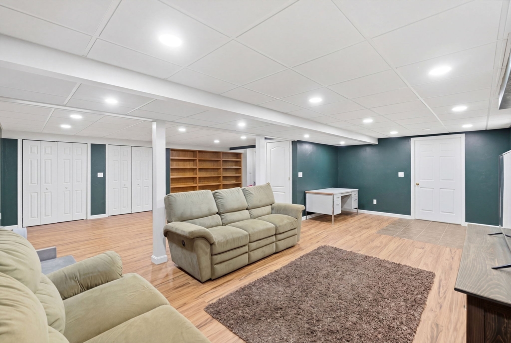 76 Old Farm Road Douglas, MA 01516 - Photo 14 of 35