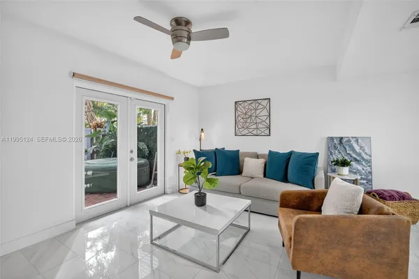 $3,100 | 1953 Northeast 15th Avenue, Unit 1953, Fort Lauderdale, FL 33305