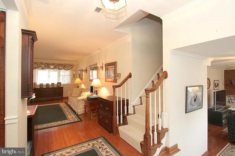 17105 Oxley Farm Road Poolesville, MD 20837 - Photo 14 of 25 Interior (General)