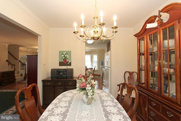 17105 Oxley Farm Road Poolesville, MD 20837 - Photo 17 of 25 Dining Room