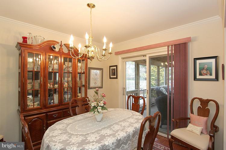 17105 Oxley Farm Road Poolesville, MD 20837 - Photo 6 of 25 Dining Room