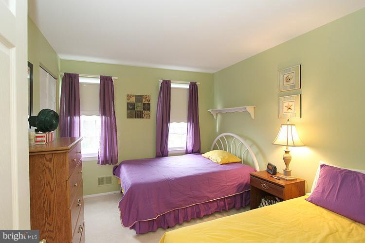 17105 Oxley Farm Road Poolesville, MD 20837 - Photo 8 of 25 Bedroom