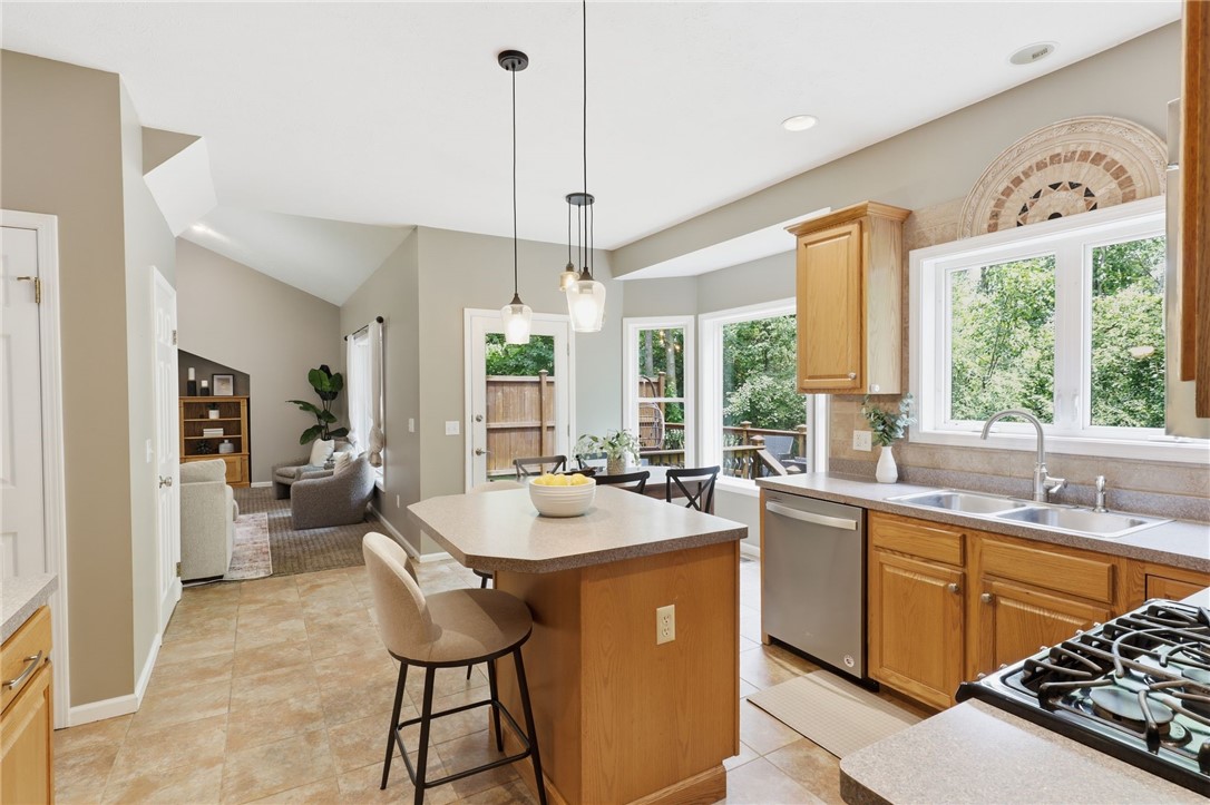 1252 Hatch Road Penfield, NY 14580 - Photo 10 of 30
