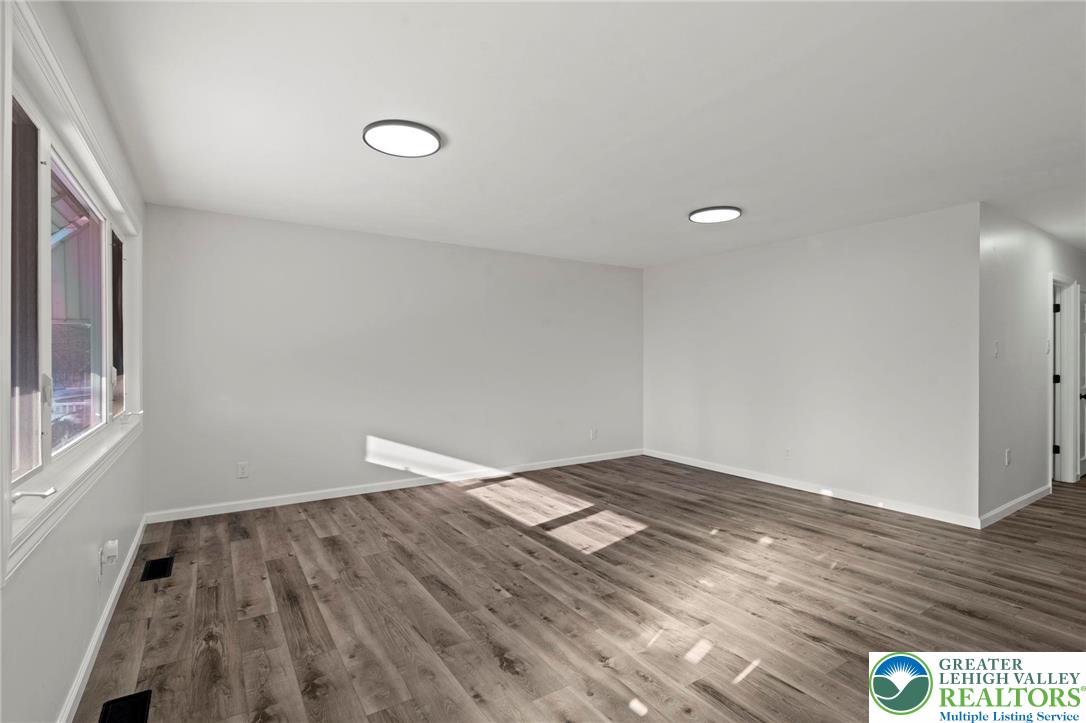 1307 Chestnut Street Marcus Hook, PA 19061 - Photo 4 of 34 Fresh paint and new vinyl floors