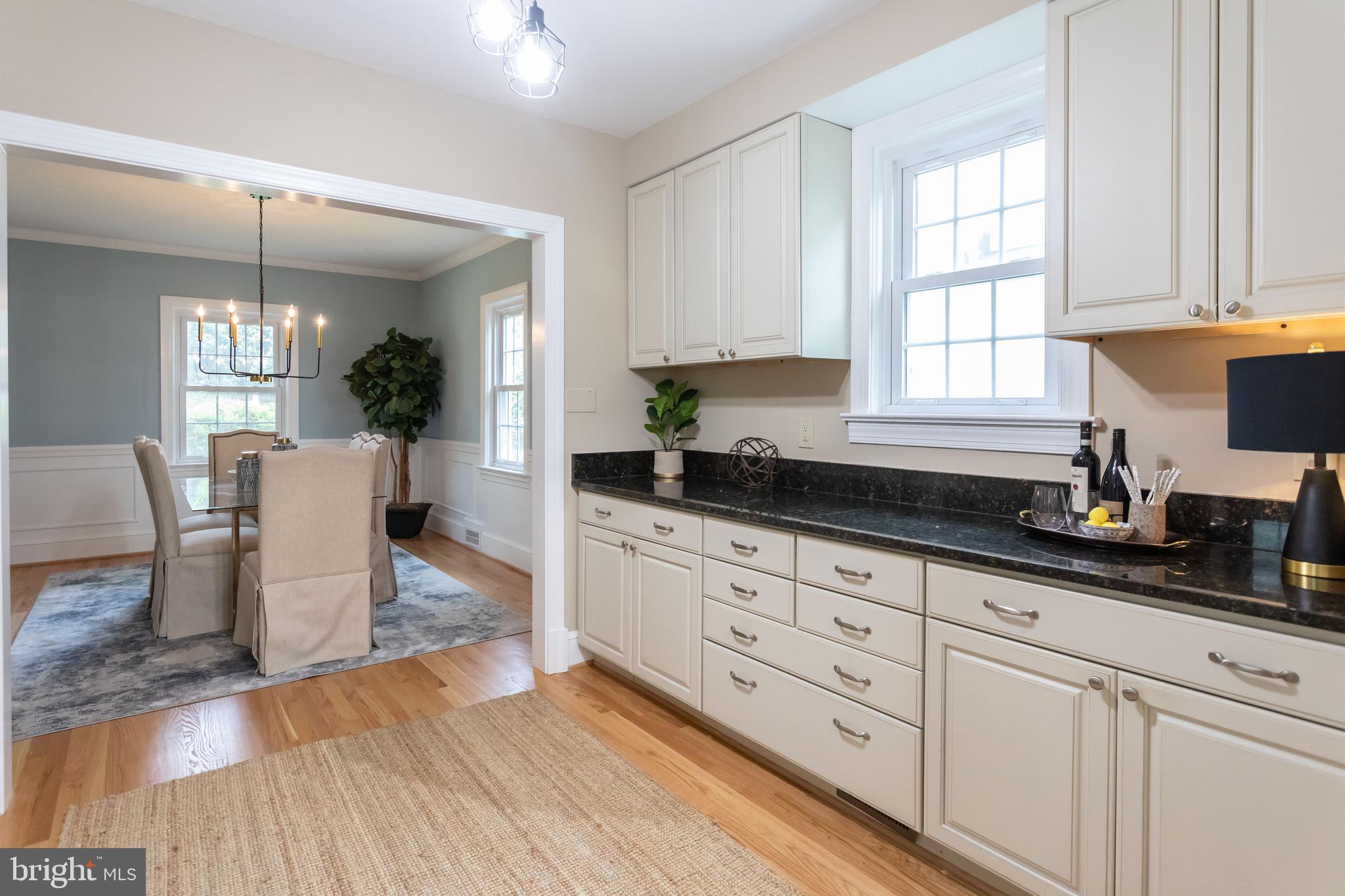 3832 North Dittmar Road Arlington, VA 22207 - Photo 8 of 40 Great for expanding the DR for larger gatherings
