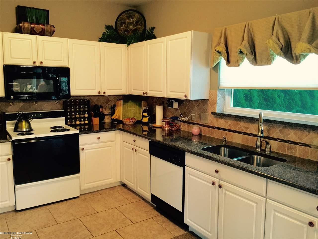3162 Silverbrook Drive Rochester, MI 48306 - Photo 7 of 18 31251251-6.JPG