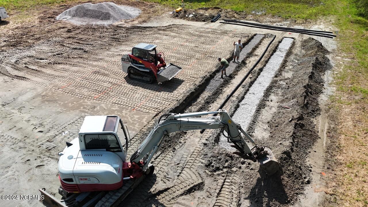 136 Garbacon Drive Beaufort, NC 28516 - Photo 14 of 38 DJI_20240625102552_0004_D Large