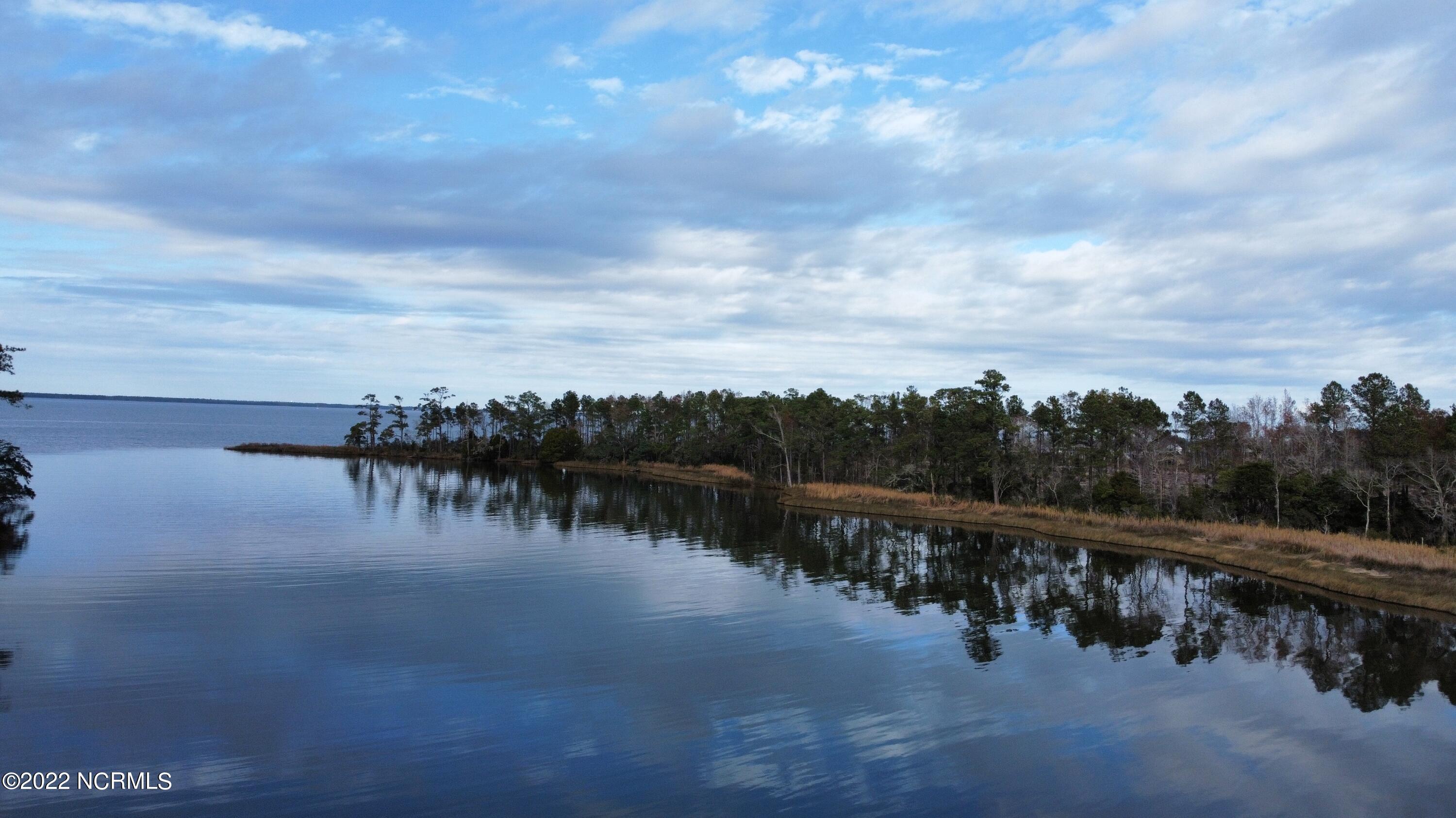 136 Garbacon Drive Beaufort, NC 28516 - Photo 30 of 38 dji_fly_20221122_135012_87_1669216047094
