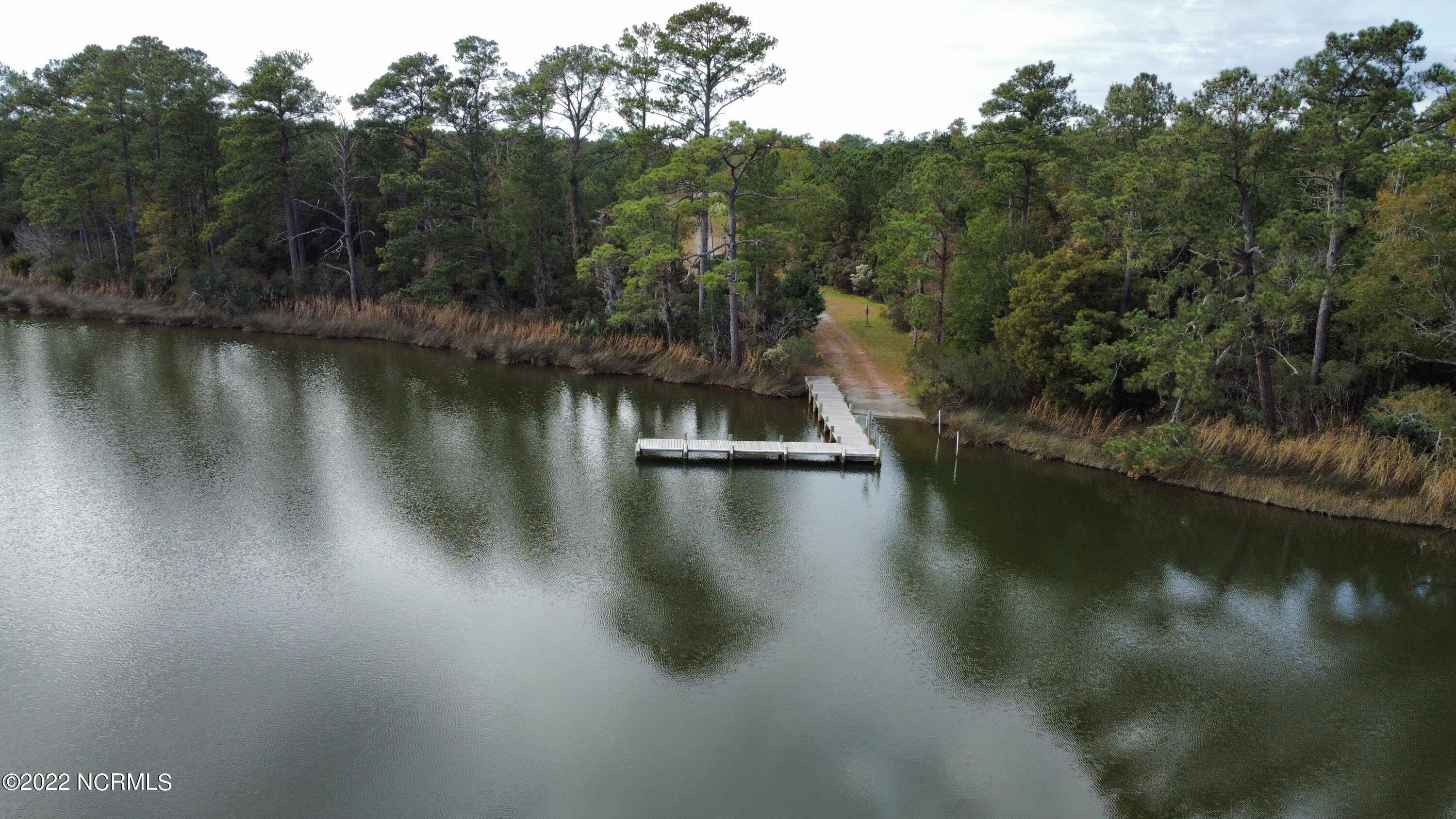 136 Garbacon Drive Beaufort, NC 28516 - Photo 32 of 38 dji_fly_20221122_135050_92_1669216030468