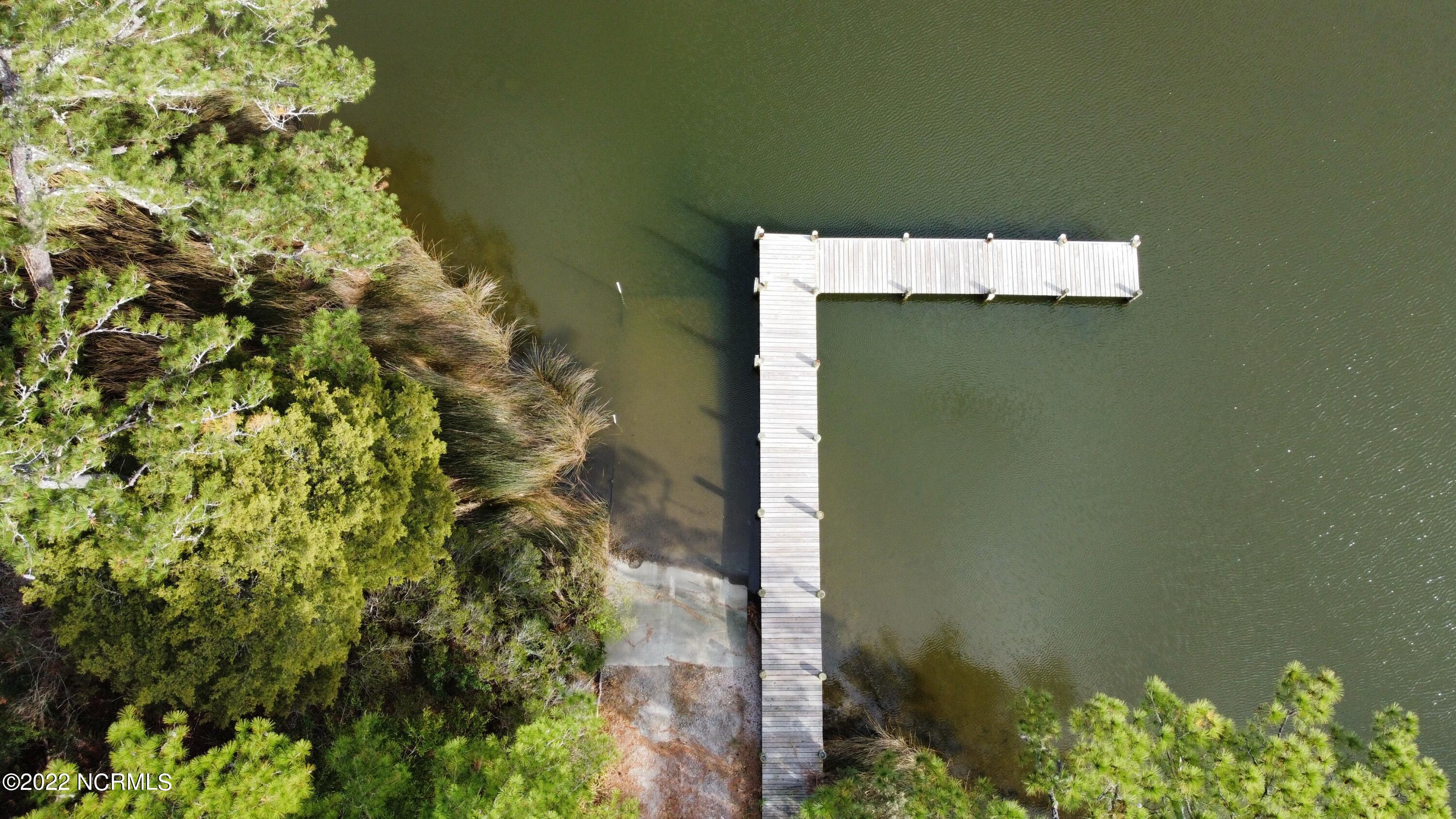 136 Garbacon Drive Beaufort, NC 28516 - Photo 34 of 38 dji_fly_20221122_135236_96_1669216021950