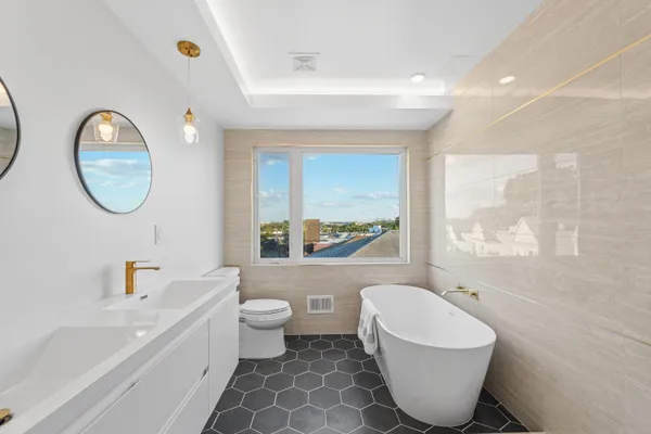 $4,600 | 312 Garfield Avenue, Unit 2, Jersey City, NJ 07305