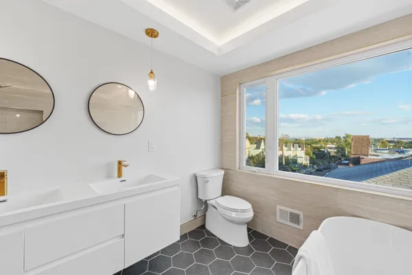 $4,600 | 312 Garfield Avenue, Unit 2, Jersey City, NJ 07305