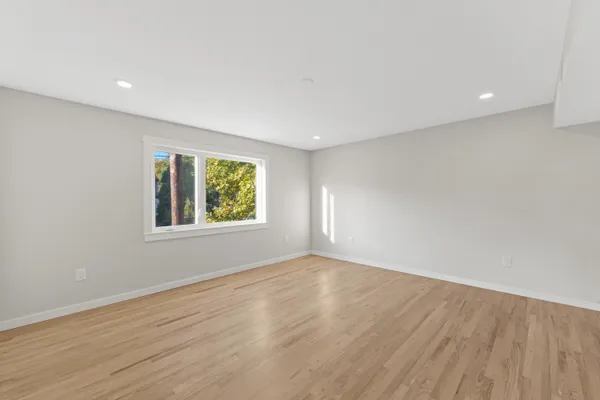 $4,600 | 312 Garfield Avenue, Unit 2, Jersey City, NJ 07305