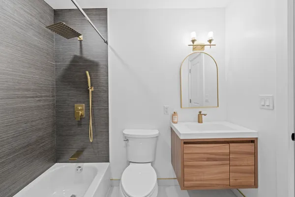 $4,600 | 312 Garfield Avenue, Unit 2, Jersey City, NJ 07305