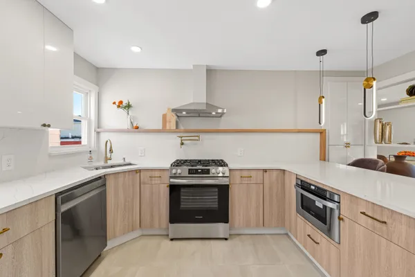 $4,600 | 312 Garfield Avenue, Unit 2, Jersey City, NJ 07305