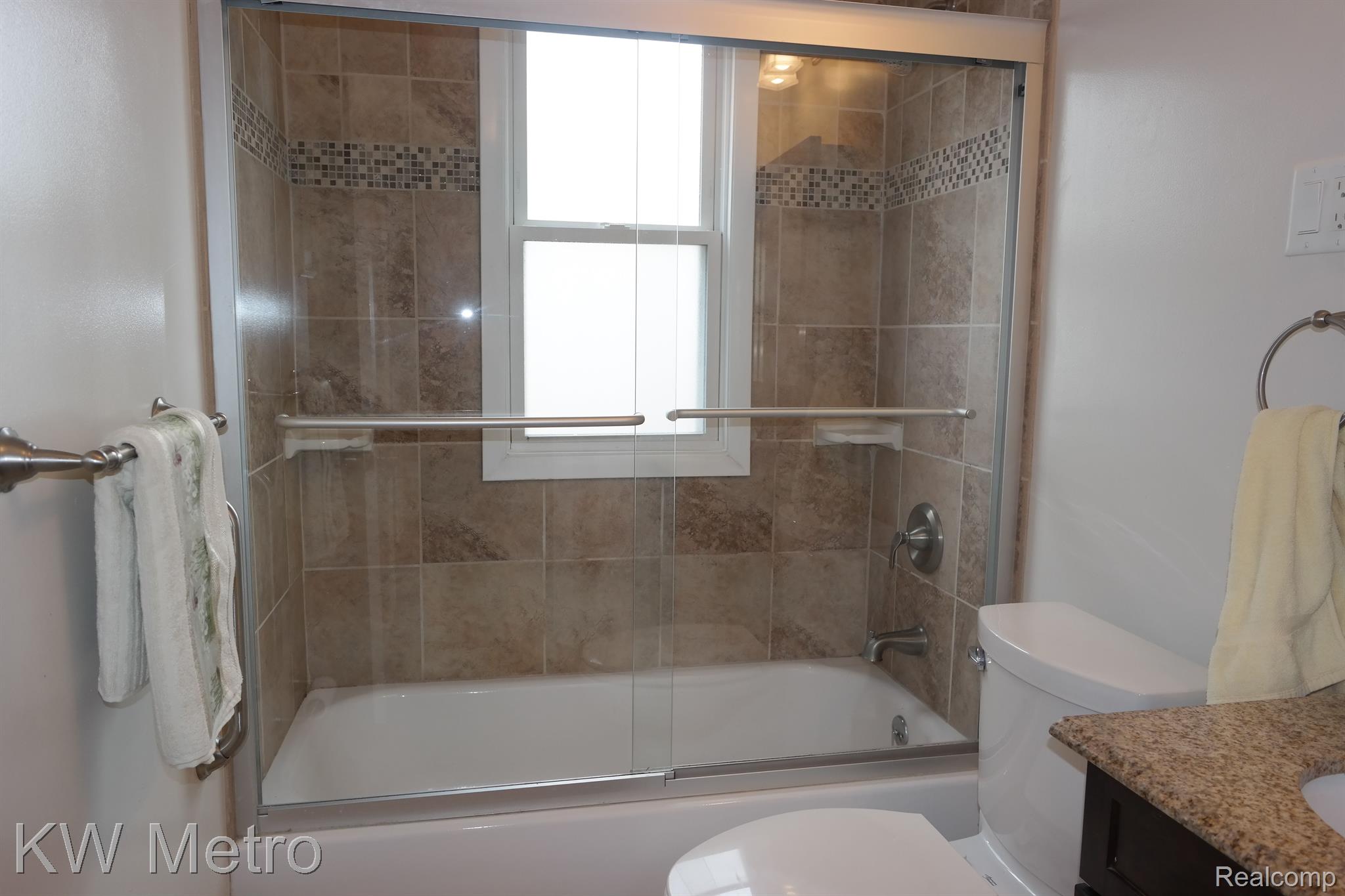 2696 Cumberland Road Berkley, MI 48072 - Photo 16 of 33 Gallery Image 16