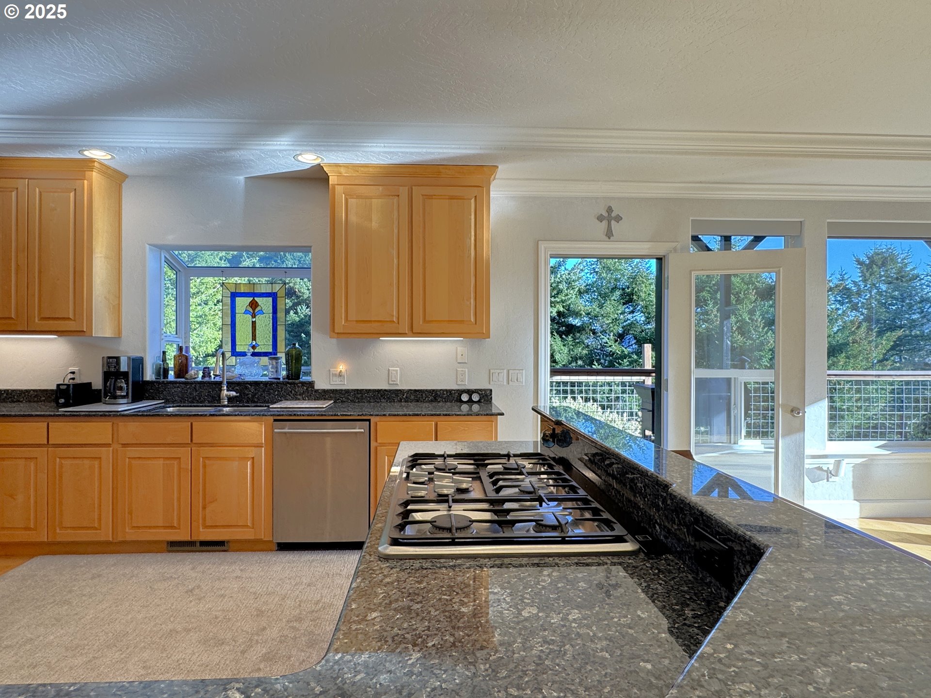 97661 Marina Heights Loop Brookings, OR 97415 - Photo 12 of 47 Kitchen