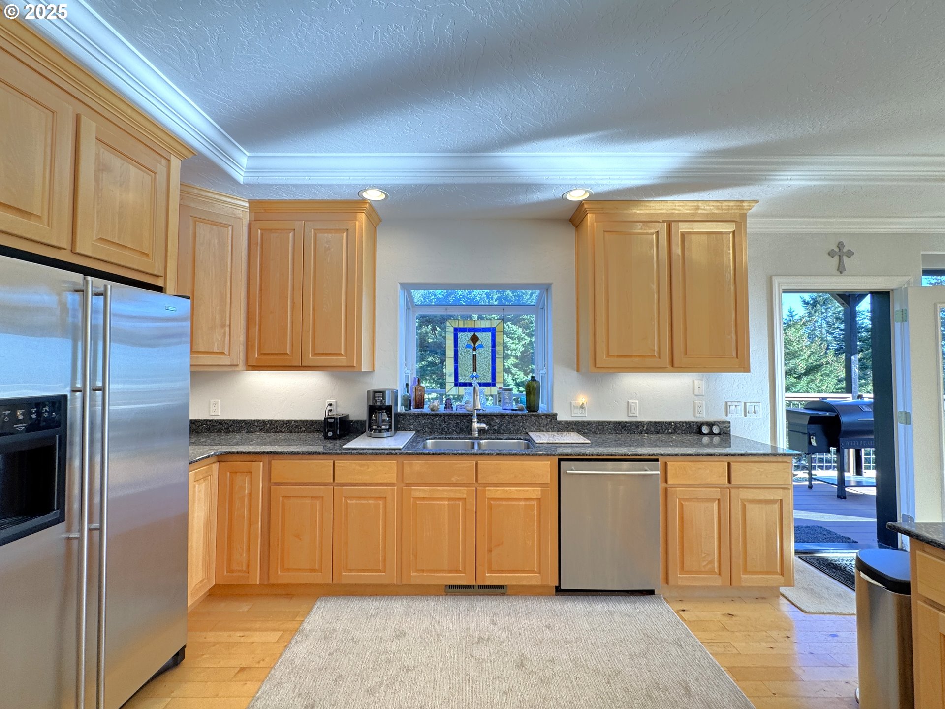 97661 Marina Heights Loop Brookings, OR 97415 - Photo 14 of 47 Kitchen