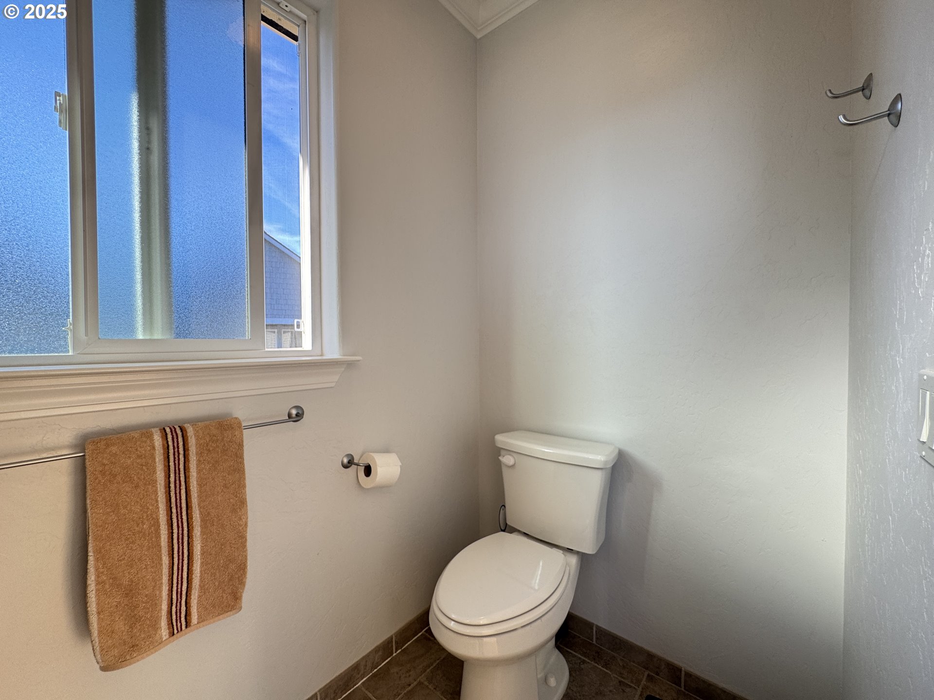 97661 Marina Heights Loop Brookings, OR 97415 - Photo 24 of 47 Bathroom