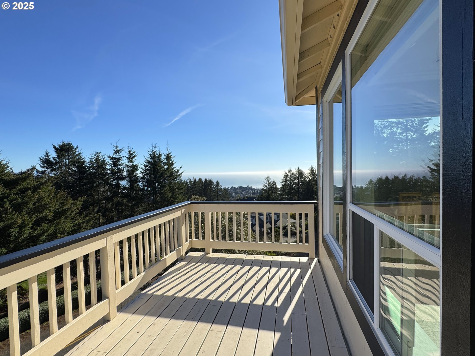 97661 Marina Heights Loop Brookings, OR 97415 - Photo 34 of 47 Deck